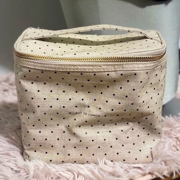 kate spade Handbags - ❤️Kate Spade Lunch/Cosmetic Bag